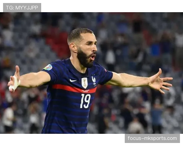 本泽马独门射门技巧引爆热议，成球队竞争力提升关键