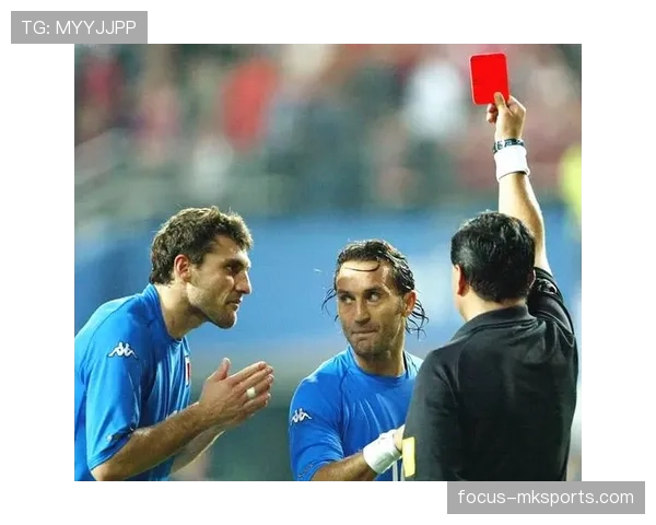 替补席吃红牌算什么判罚？规则如何界定非上场人员违纪